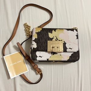 michael kors crossbody